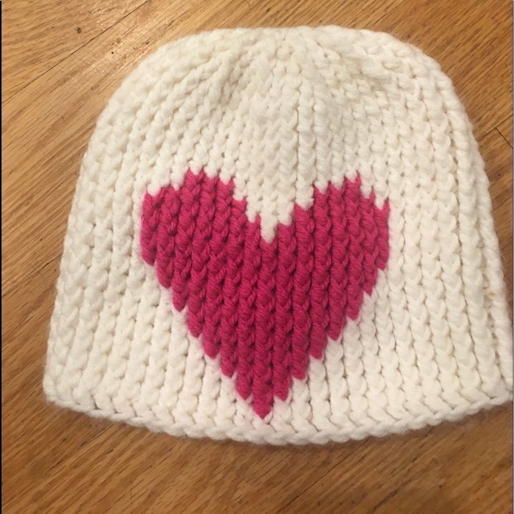 Girls heart  crochet knit hat beanie white